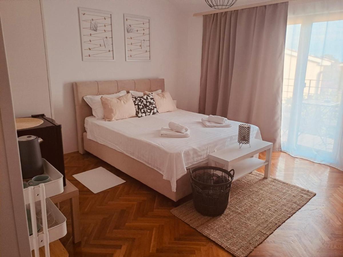 Отель Guests House Dali Ровинь Экстерьер фото